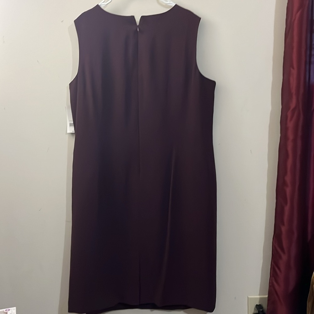 Laura Scott sleeveless dress size 20 W shell and lining 100 percent polyester. - Picture 3 of 13